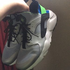 size 10 in men nike huaraches